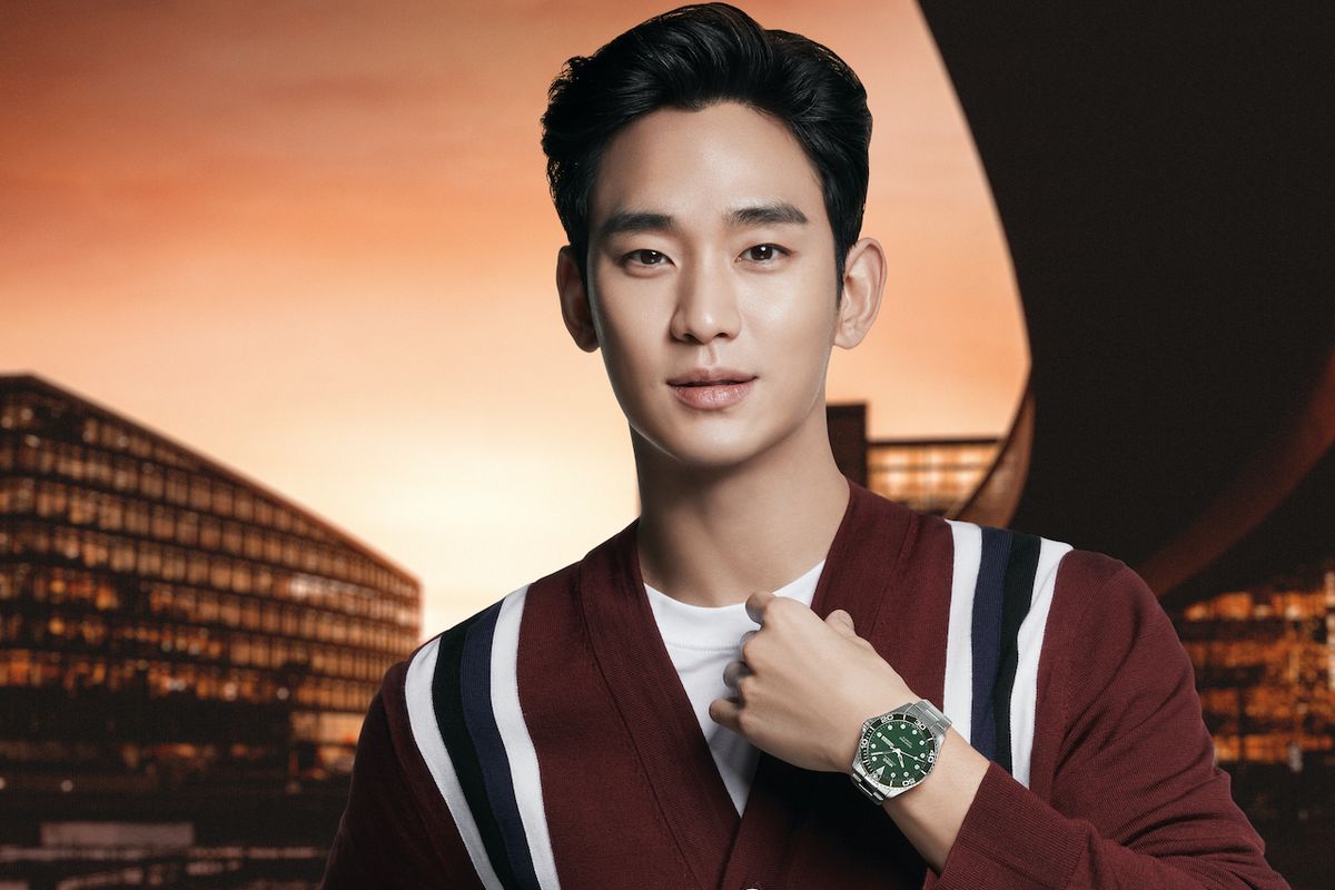 kim-soo-hyun-menampilkan-koleksi-jam-tangan-mido-terbaru-dengan-desain-retro